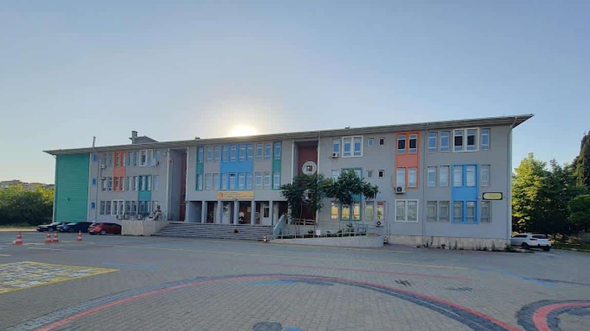 Kazlıçeşme Abay Kız Anadolu İmam Hatip Lisesi Fotoğrafı